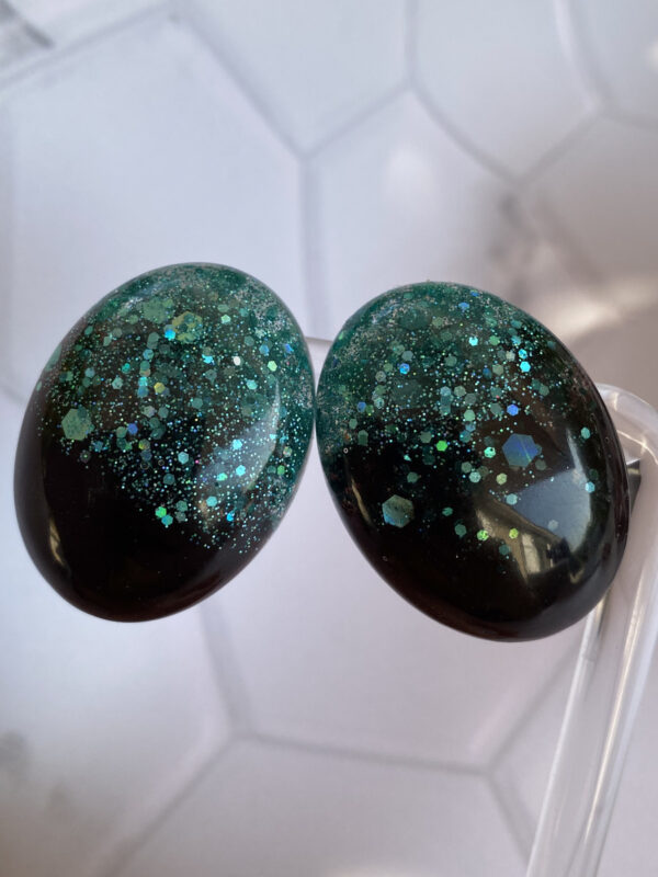 Boucles d'oreilles Mina vert et noir – Image 2