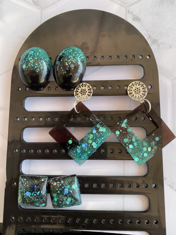 Boucles d'oreilles Mina vert et noir – Image 3