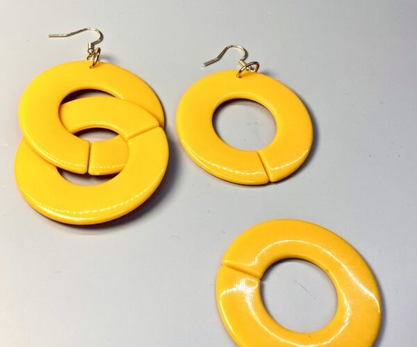 Boucles d'oreilles maillons Mila jaune – Image 4