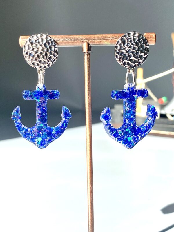 Boucles d’oreilles ancres bleu