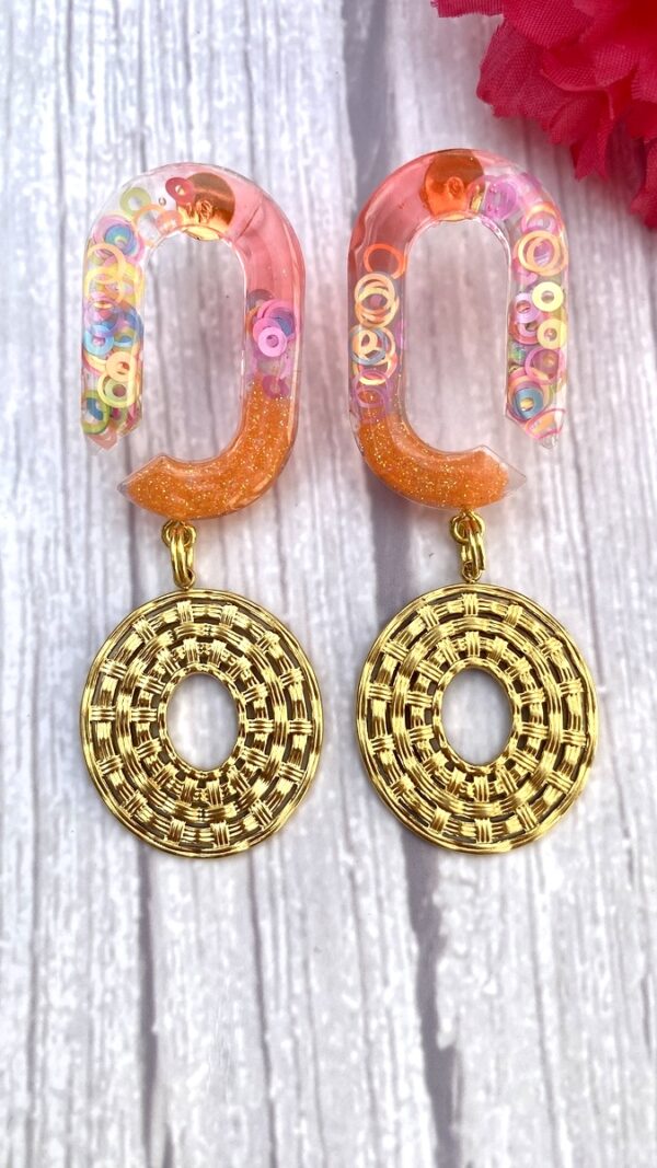 Longues pendantes boucles d’oreilles oranges doré – Image 2